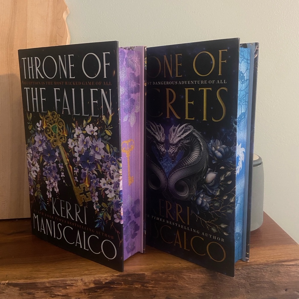 Throne of the Fallen/ Throne of Secrets - custom sprayed edges